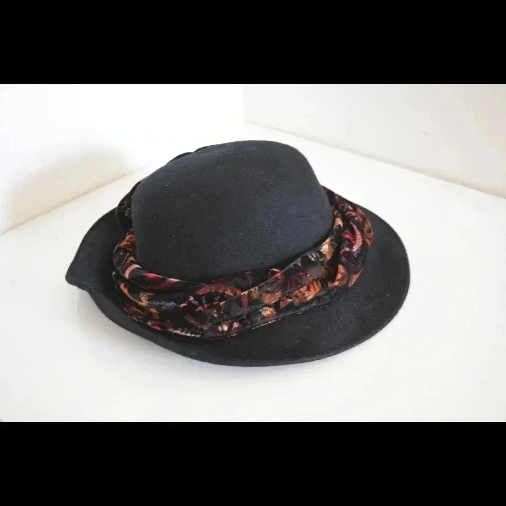 Beautiful wool hat - Picture 5 of 7